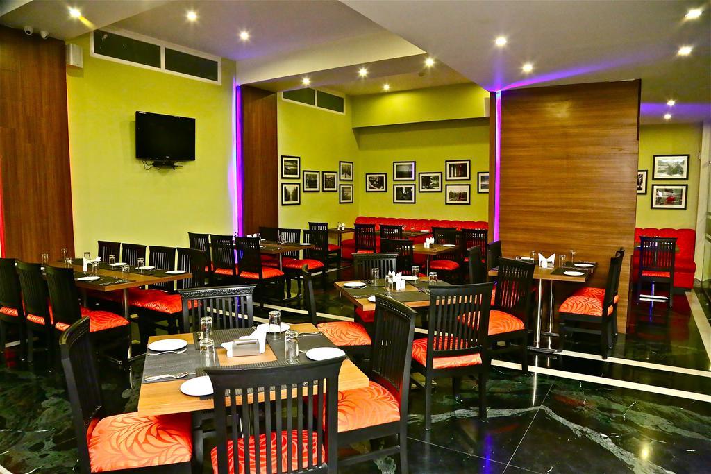 La Franklin Hotel Bhubaneswar Bagian luar foto