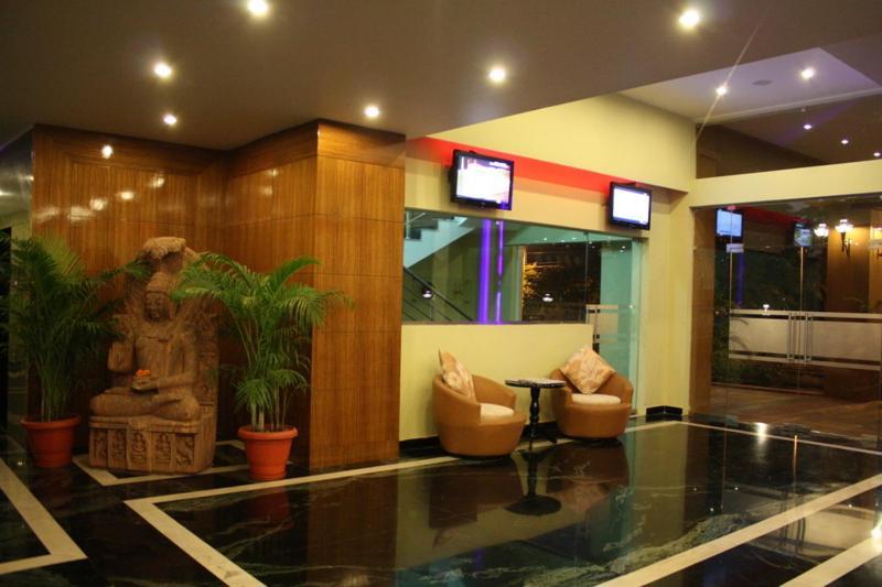 La Franklin Hotel Bhubaneswar Bagian luar foto