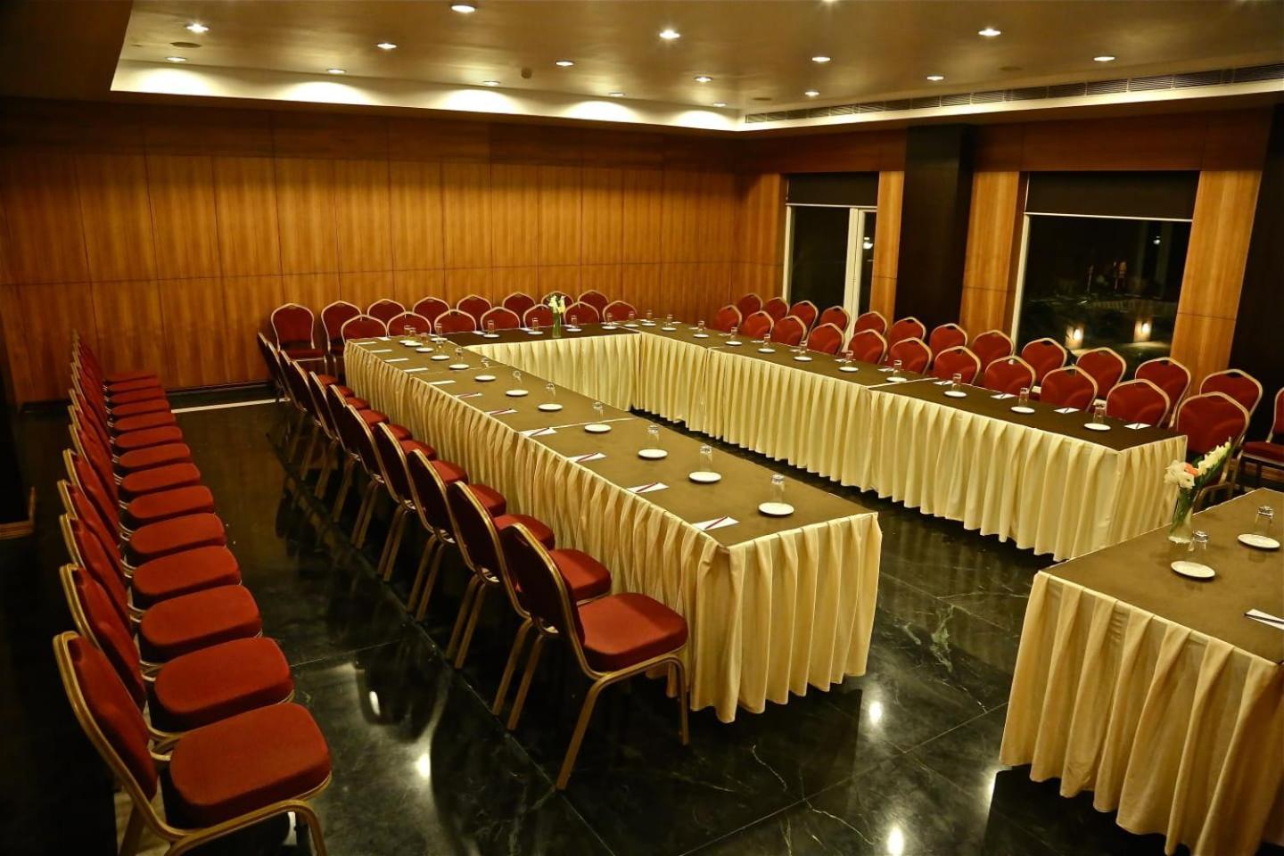 La Franklin Hotel Bhubaneswar Bagian luar foto