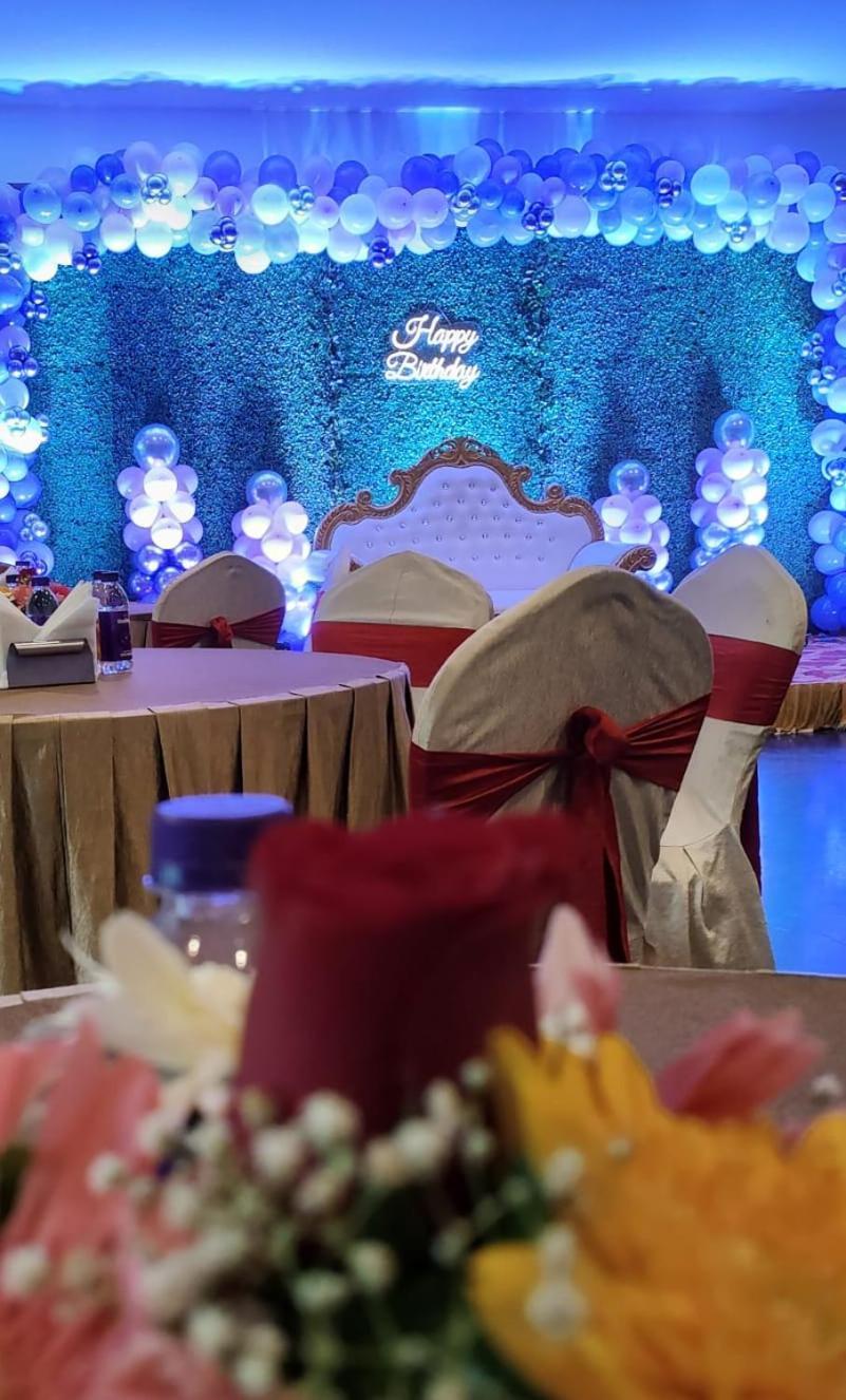 La Franklin Hotel Bhubaneswar Bagian luar foto