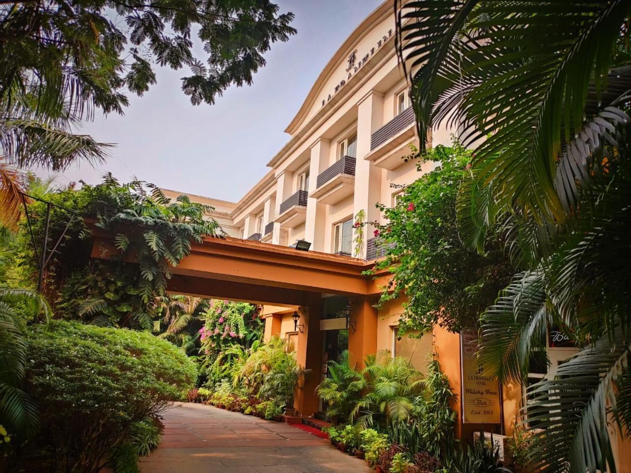 La Franklin Hotel Bhubaneswar Bagian luar foto
