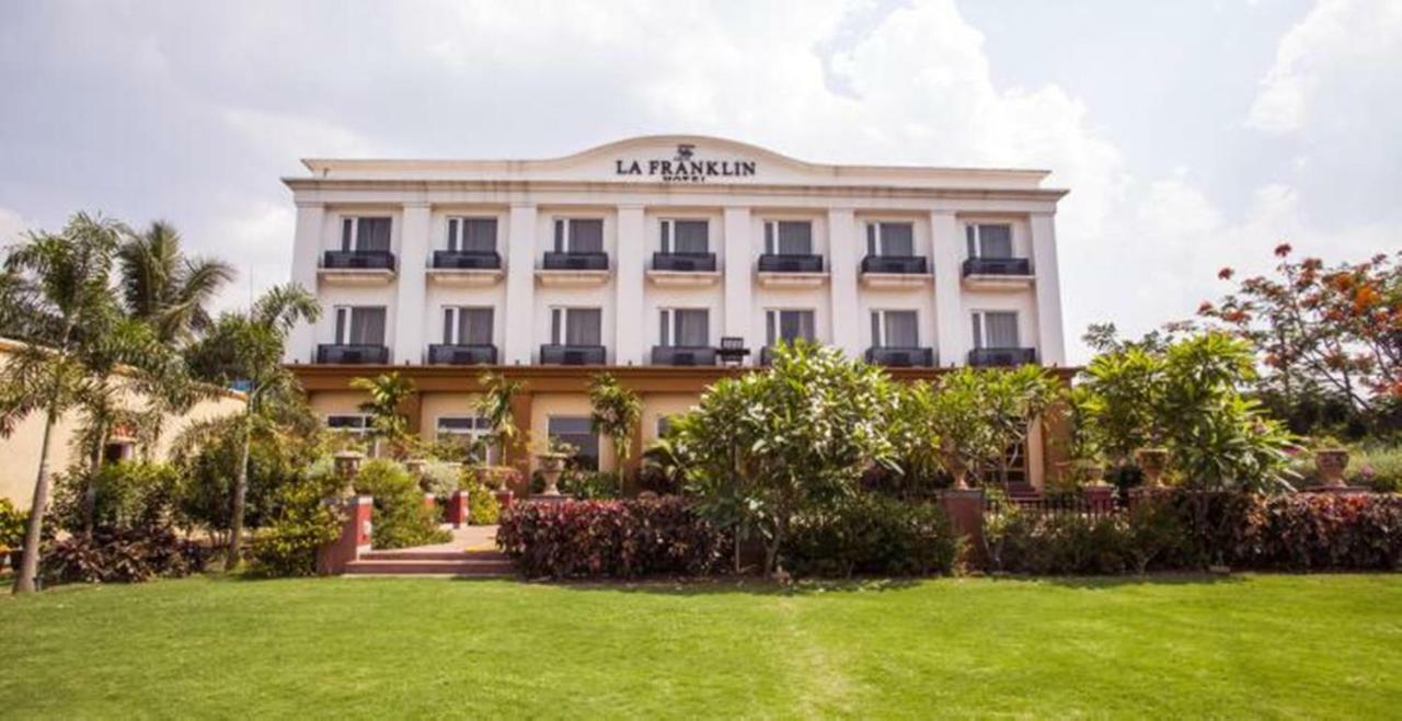 La Franklin Hotel Bhubaneswar Bagian luar foto