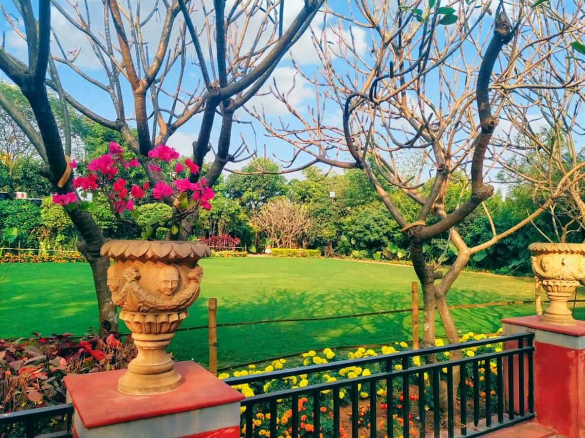 La Franklin Hotel Bhubaneswar Bagian luar foto