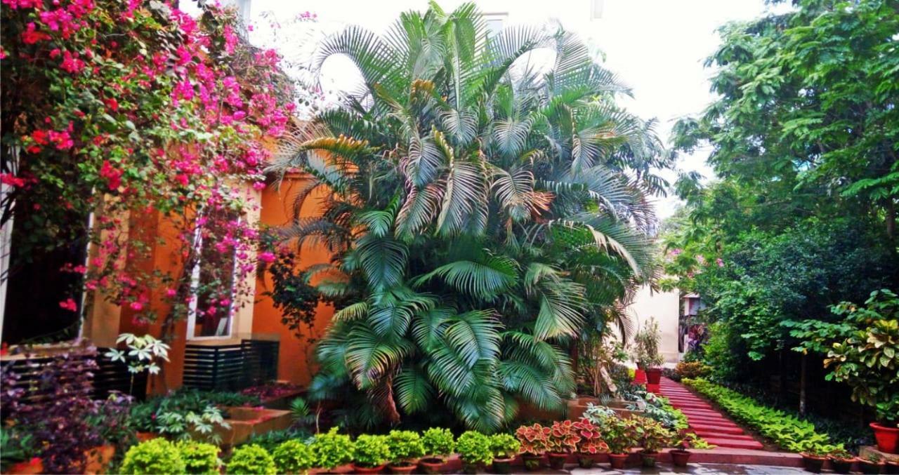 La Franklin Hotel Bhubaneswar Bagian luar foto