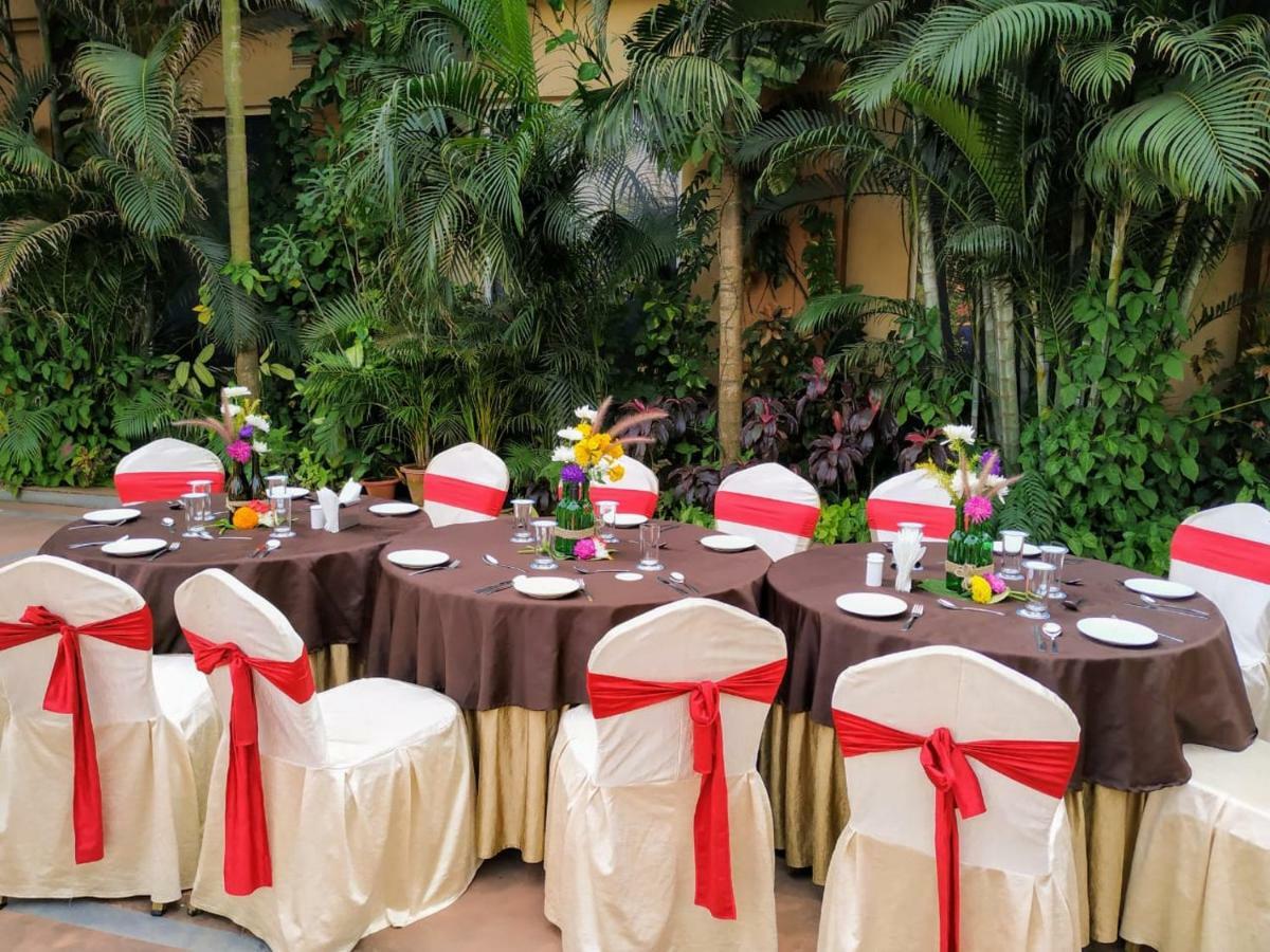 La Franklin Hotel Bhubaneswar Bagian luar foto
